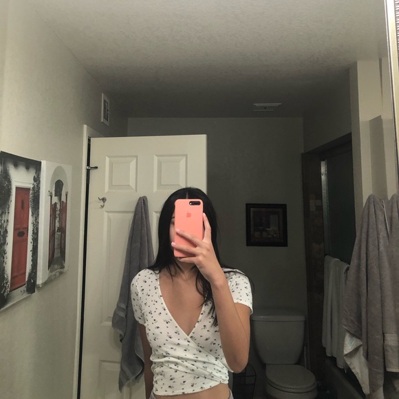 Brandy Floral Wrap Top - Picture 2 of 3